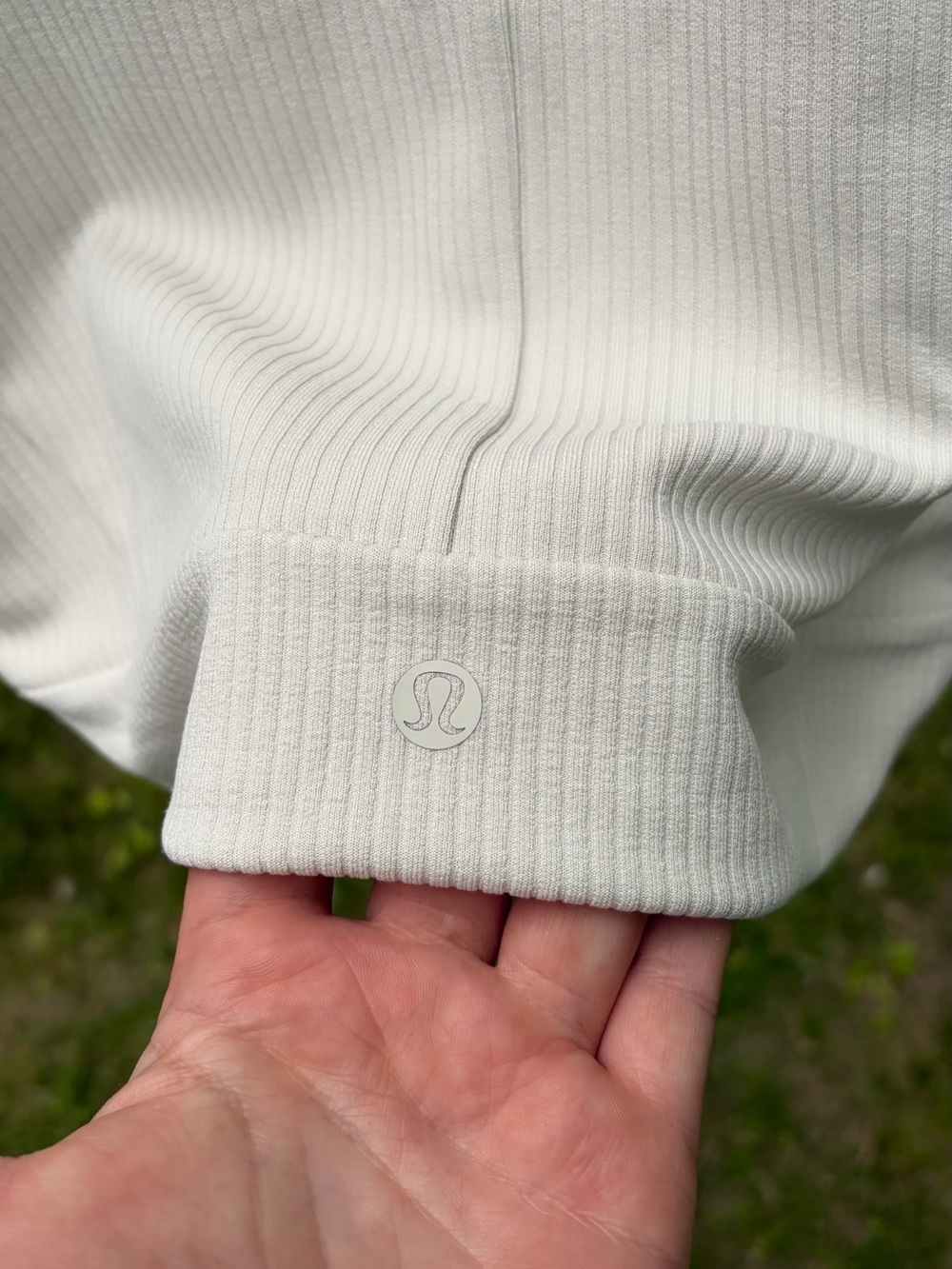 Lululemon Ribbed Softstreme Mockneck Cropped Tank Size Medium - Picture 8 of 9
